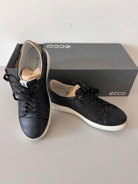 Like New ECCO Women's Golf Casual Hybrid Size 7/7.5 (EU size 38)